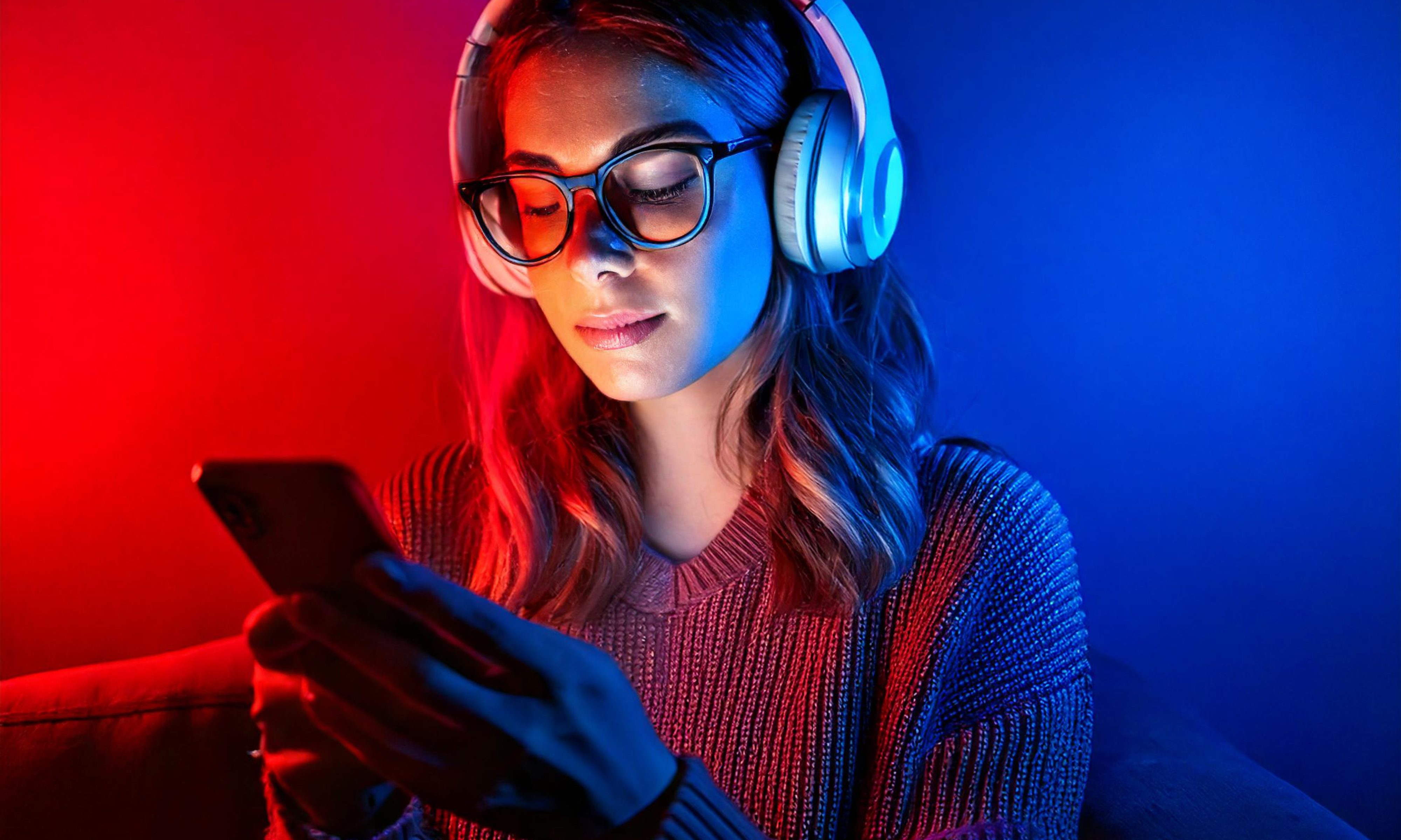 Firefly A striking image of a young person, LSDY, wearing headphones and spectacles, fully immersed (1)